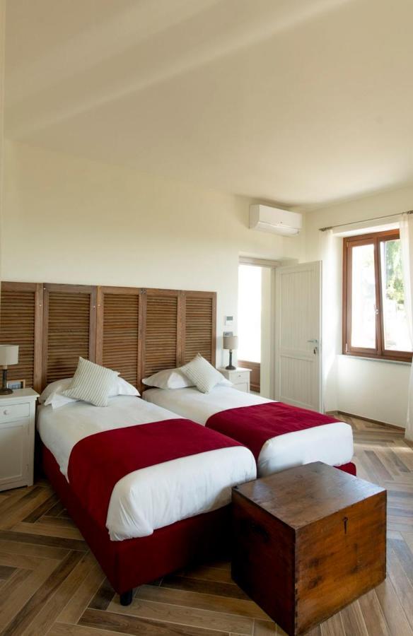 Le Vecchie Persiane - Bed & Breakfast Diano dʼAlba Exteriér fotografie
