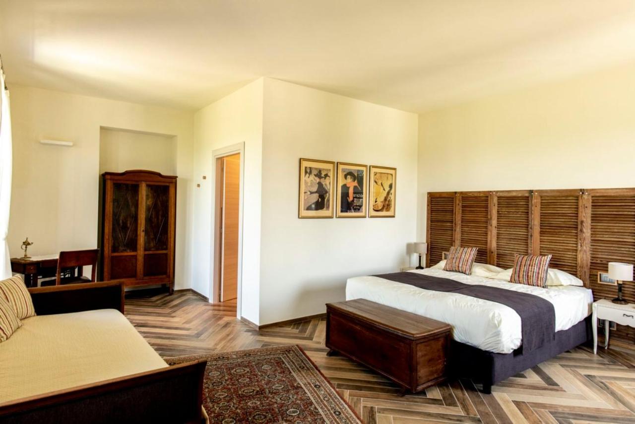 Le Vecchie Persiane - Bed & Breakfast Diano dʼAlba Exteriér fotografie