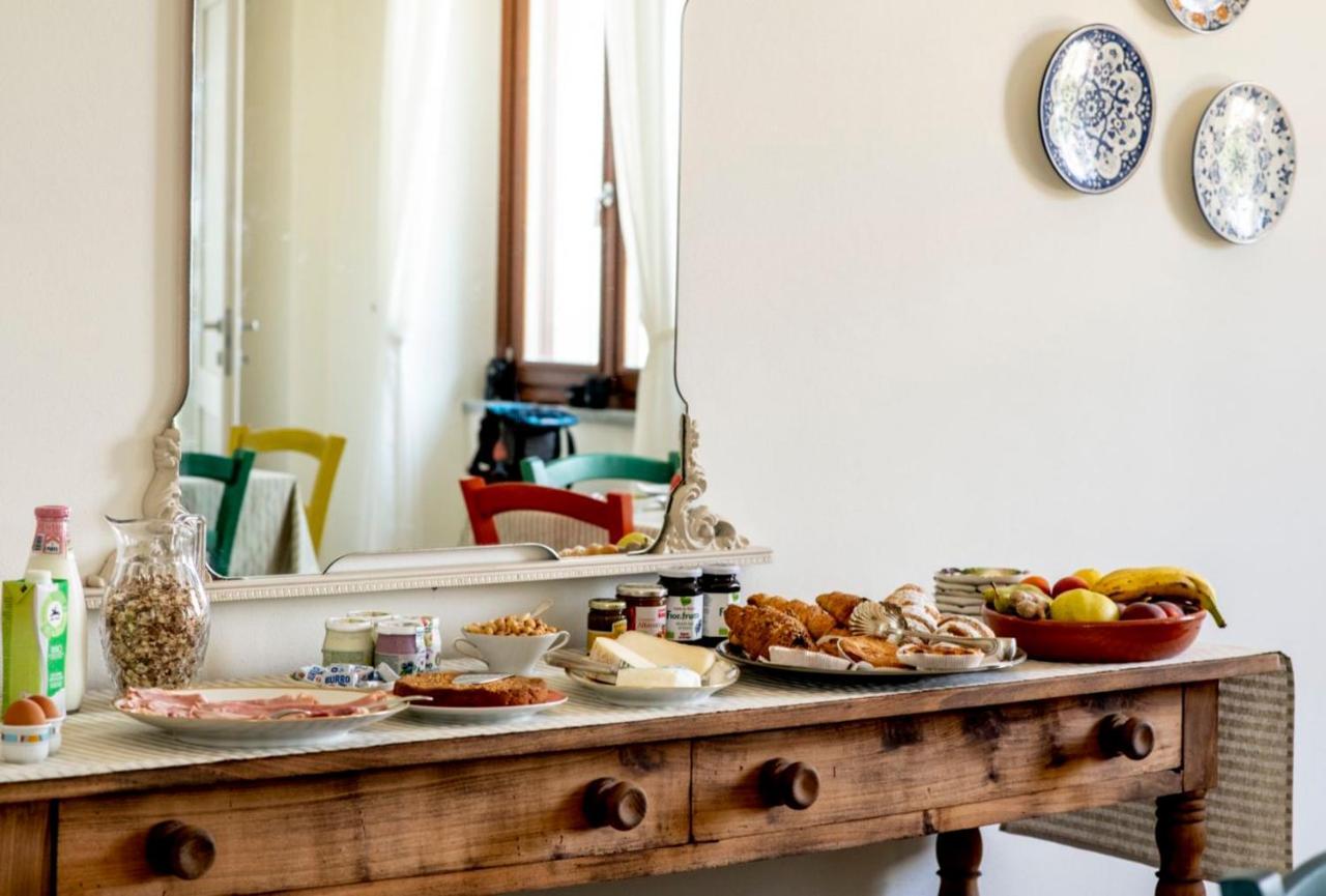 Le Vecchie Persiane - Bed & Breakfast Diano dʼAlba Exteriér fotografie