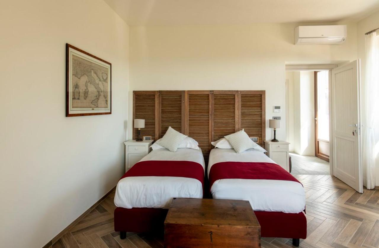 Le Vecchie Persiane - Bed & Breakfast Diano dʼAlba Exteriér fotografie